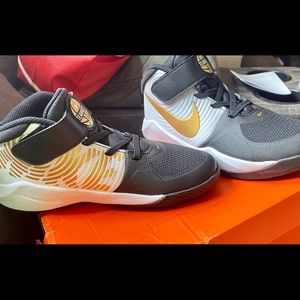 Boys Nike Team Hustle shoes